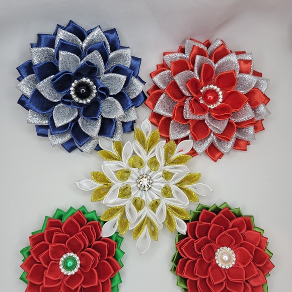 Unfinished DIY Chrismas Hair Bows or Pins, 12 pc - Picture 3 of 10